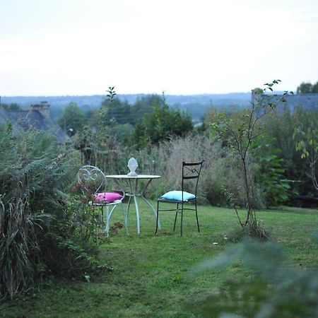 Demeure De Kergoguen Bed & Breakfast Plougonver Luaran gambar