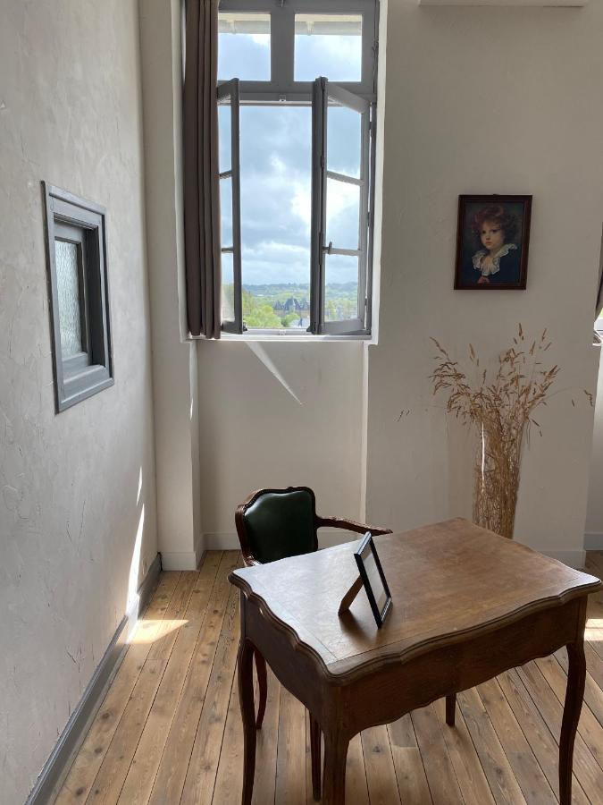 Demeure De Kergoguen Bed & Breakfast Plougonver Luaran gambar