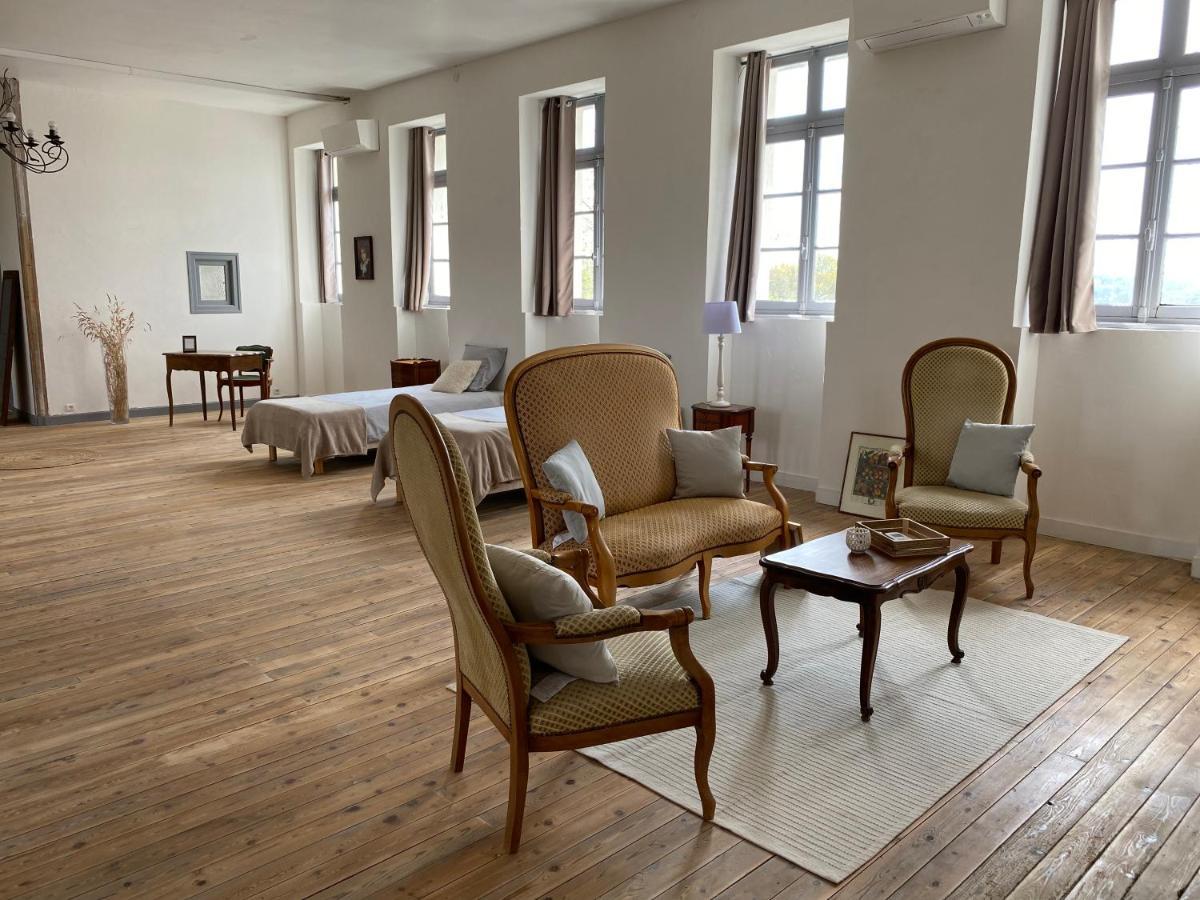 Demeure De Kergoguen Bed & Breakfast Plougonver Luaran gambar