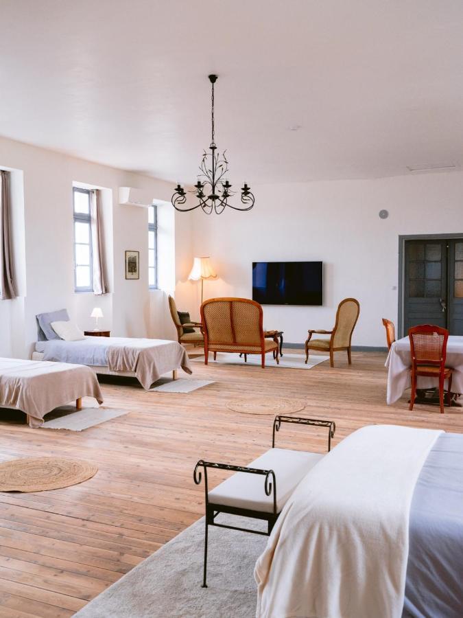 Demeure De Kergoguen Bed & Breakfast Plougonver Luaran gambar